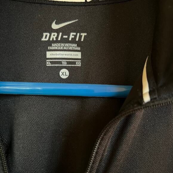 Nike women’s XL “JUST DO IT” logo, Dri-FIT black 1/4 zip long sleeve - Picture 5 of 12